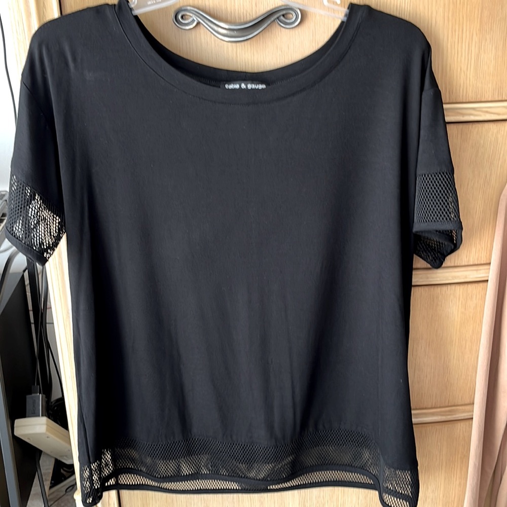 Cable & Gauge black top. Medium. Fishnet trim
